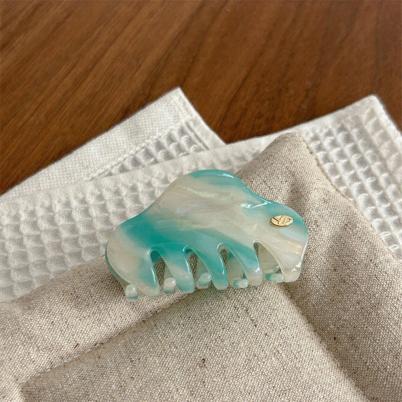 Mint Pop – Mini Hair Claw Clip